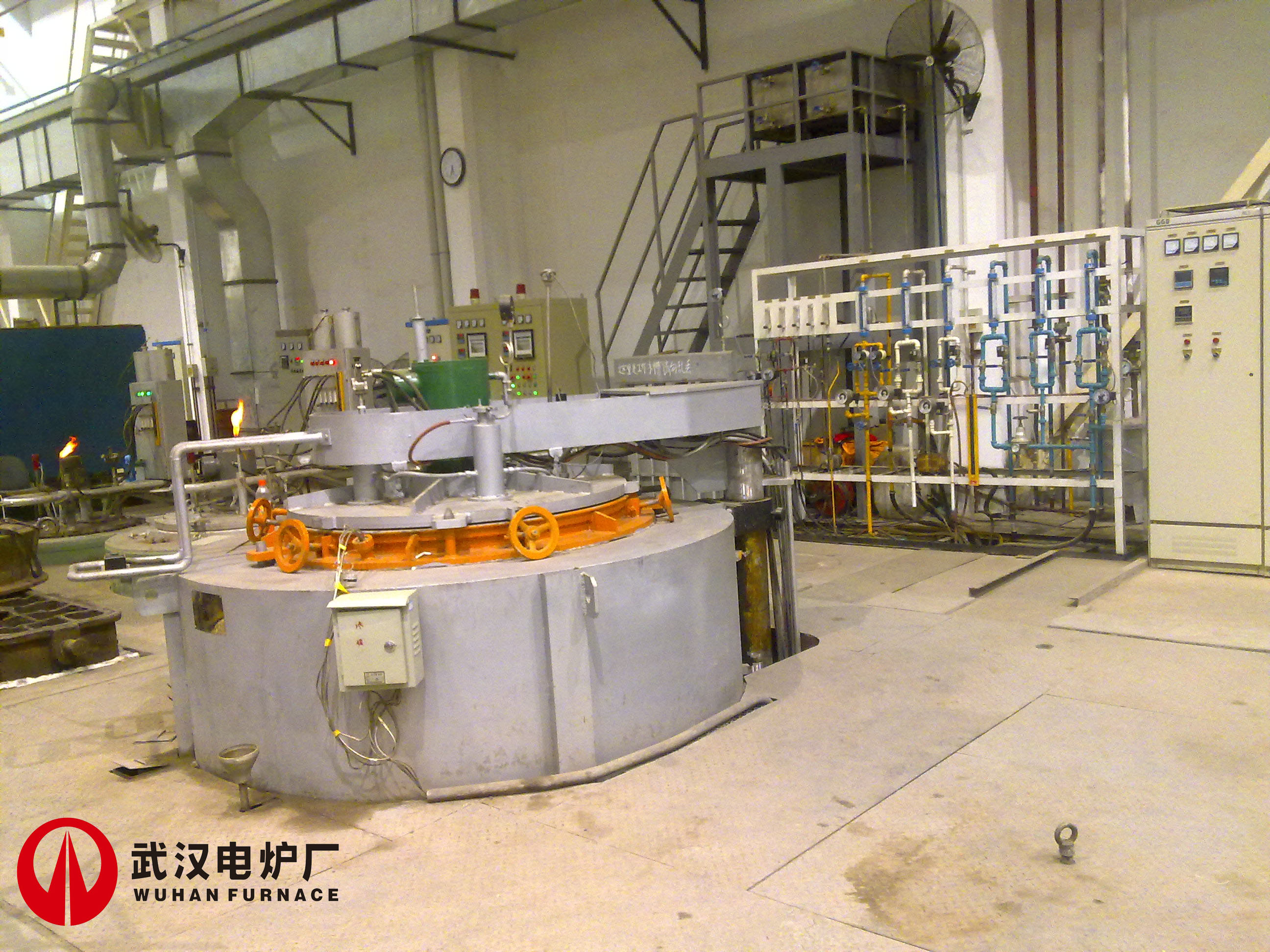 电炉施工现场